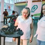 photo_5035383125298580400_y