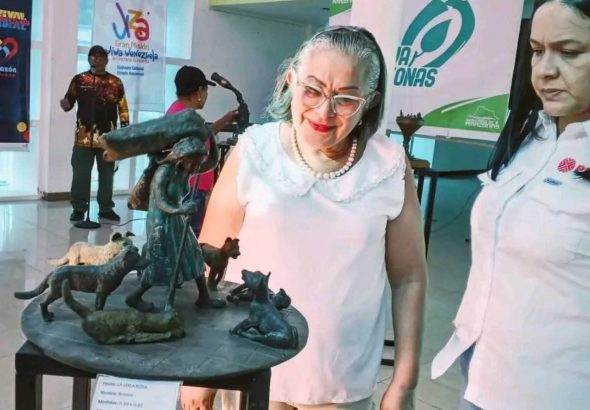 photo_5035383125298580400_y