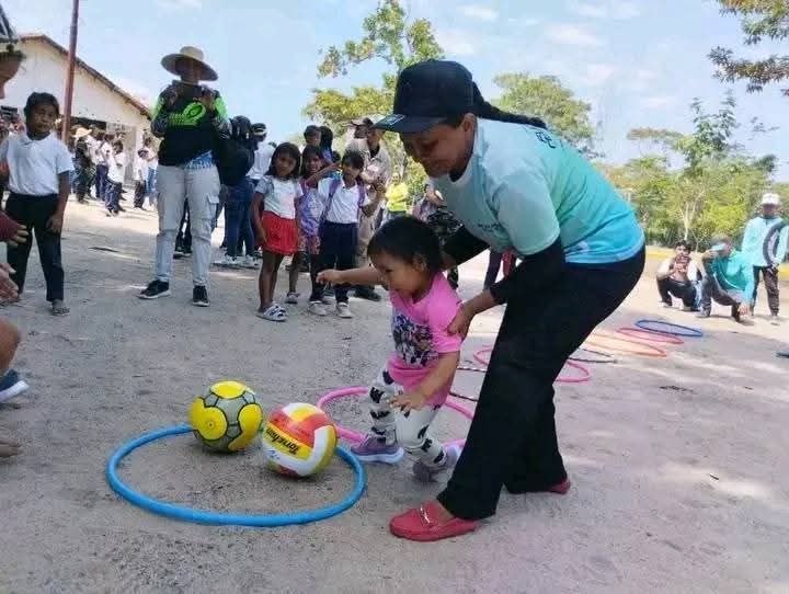 photo_5039588005655546750_x