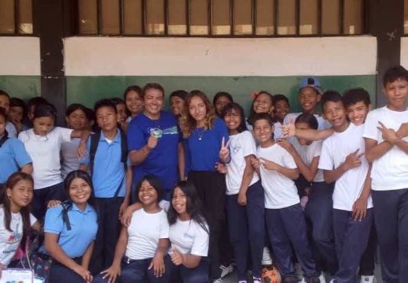 photo_5066937056021384109_y