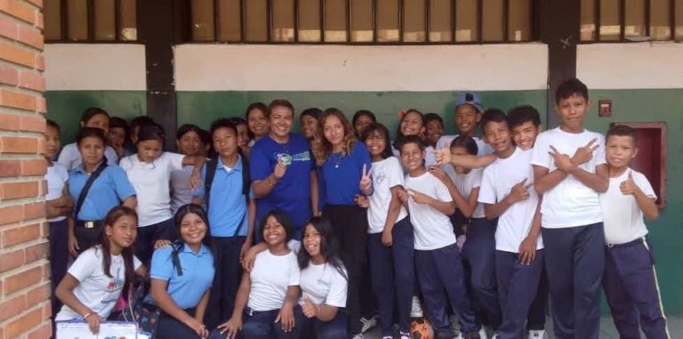 photo_5066937056021384109_y