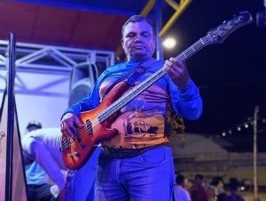 photo_5069188855835069566_y