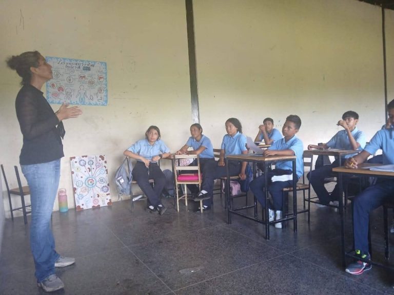 photo_5091550109140454600_y