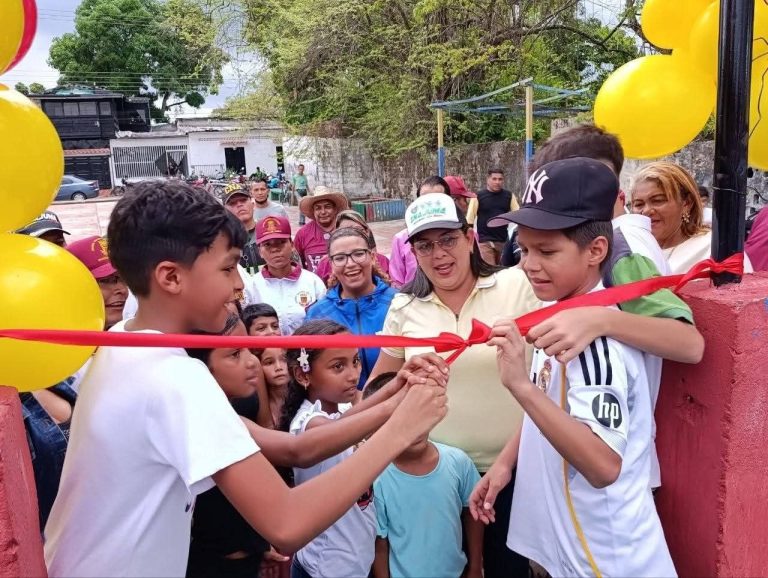 photo_5095867689439267839_y