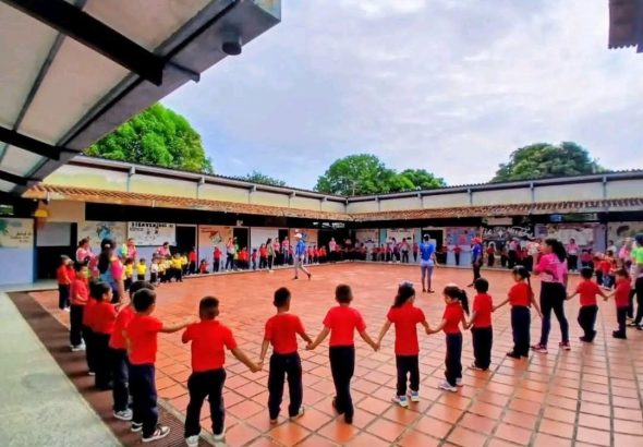 photo_5114350634521005014_y