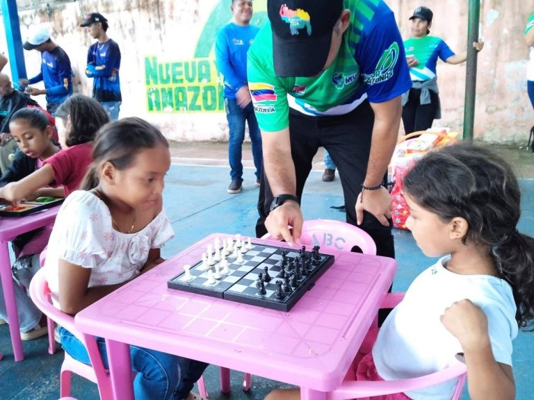 photo_5125445621673298906_y